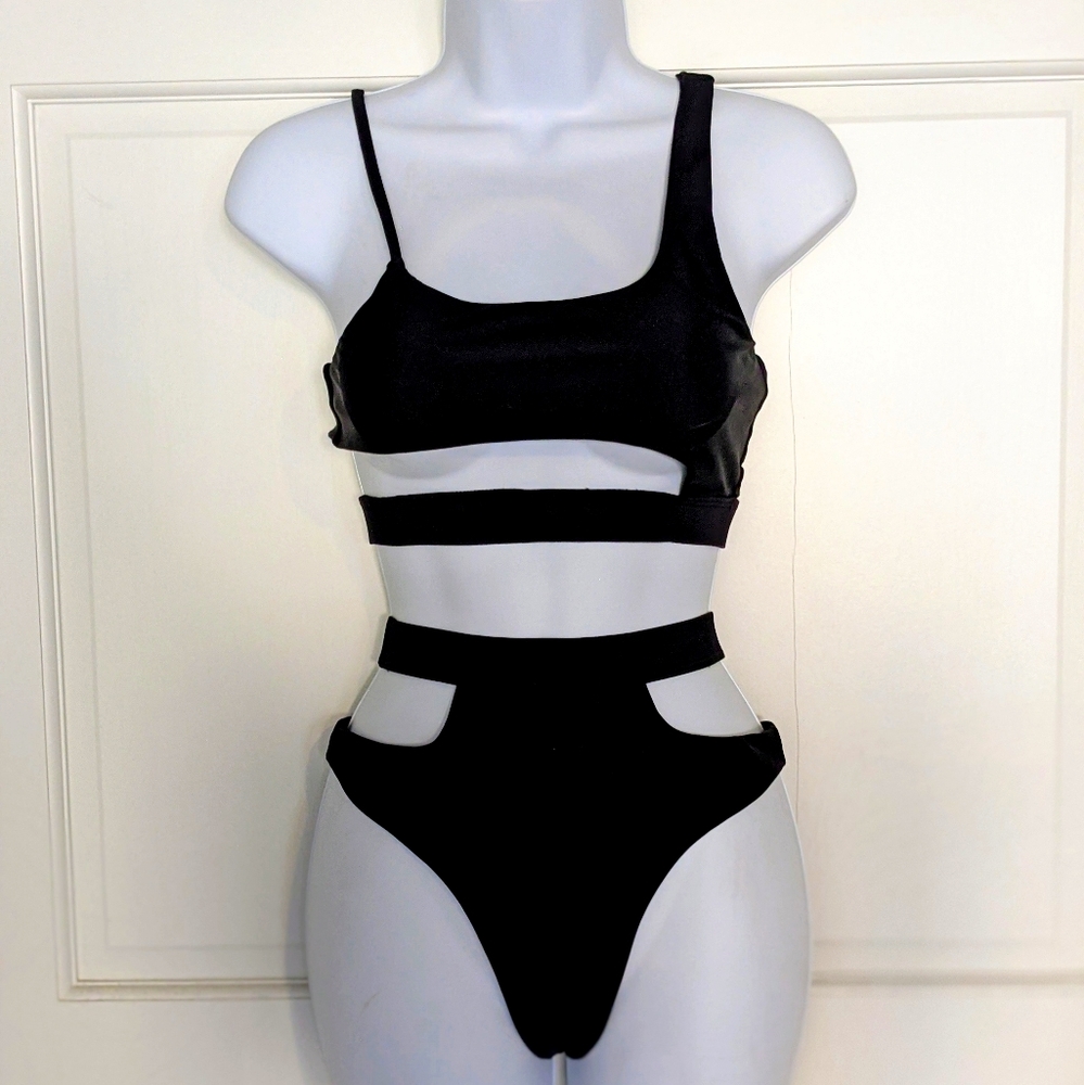 BikiniShe Thong Bikini - Small - black